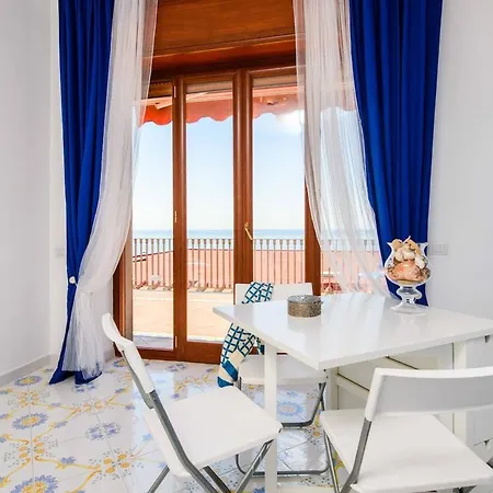 With Panoramic Terrace 100 Meters From The Sea Appartement Vietri