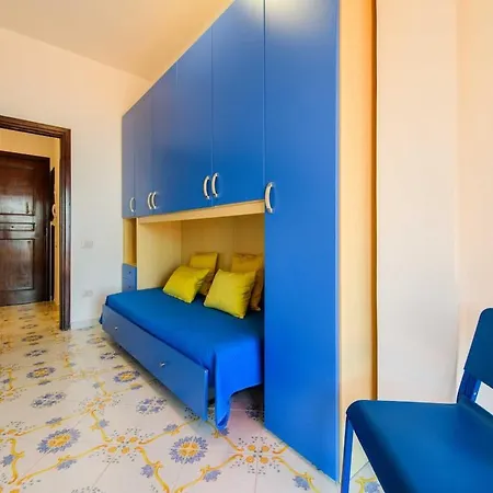 With Panoramic Terrace 100 Meters From The Sea Appartement
